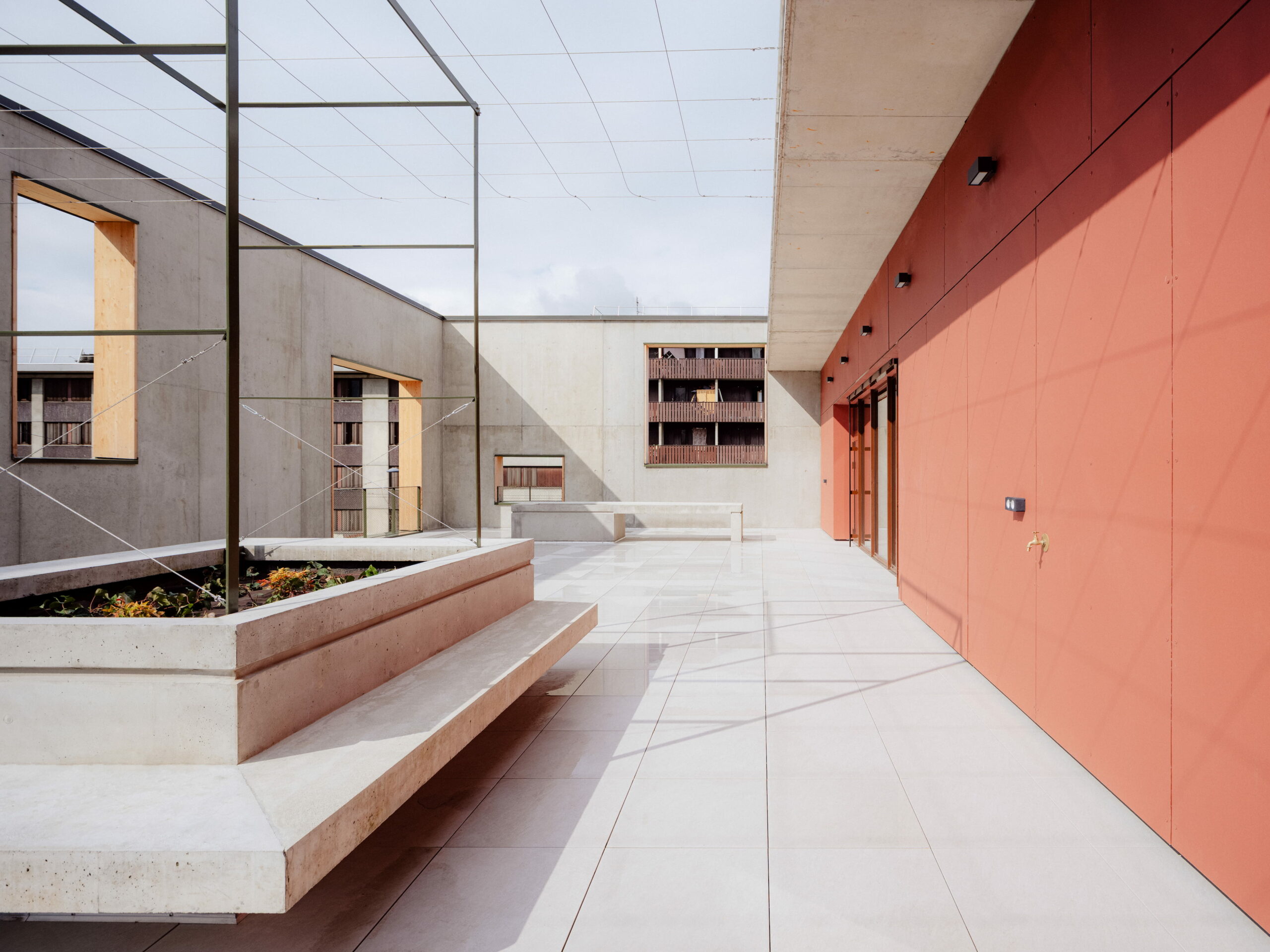 Terrasse de l'équipement jeunesse Le Carré Quartier Villeneuve, Grenoble